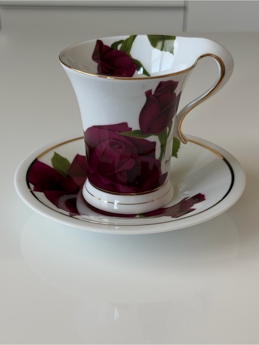 Naremoa Fine Porcelain Teacup & Saucer Set - Elegant Burgundy Rose Gold Trim